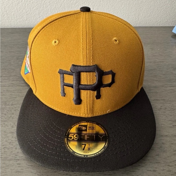 Lids x John Geiger MLB Pittsburgh Pirates Fitted Hat - Picture 1 of 1